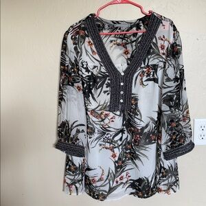 Daniel Rainn Black and White Floral Blouse